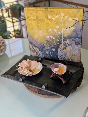 Coastal & Floral Zen Decor Set • Natural Sea Shells & Wood Stand
